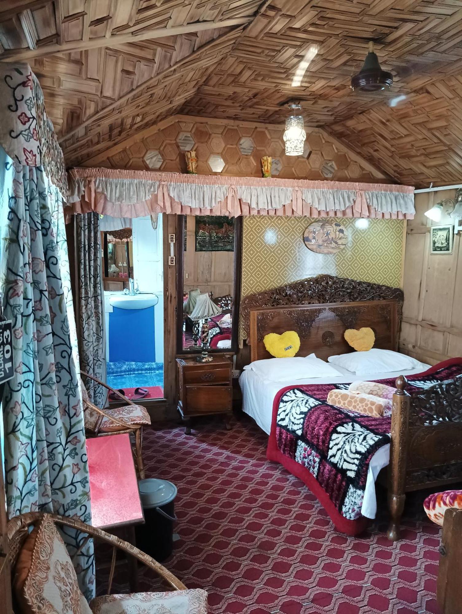 New Minar Group Of Houseboats Hotel Srinagar  Exterior photo